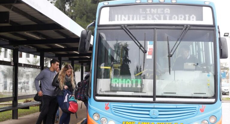UNLP: Se reanudó el servicio de la Línea Universitaria de micros