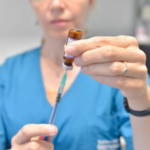 Continúa la vacunación por el brote de sarampión