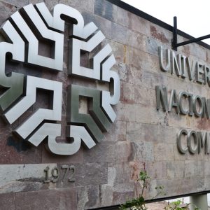 Amplio repudio al violento allanamiento en la UNCo