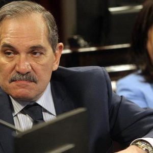 #AbortoLegal: Alperovich indeciso tirando a verde