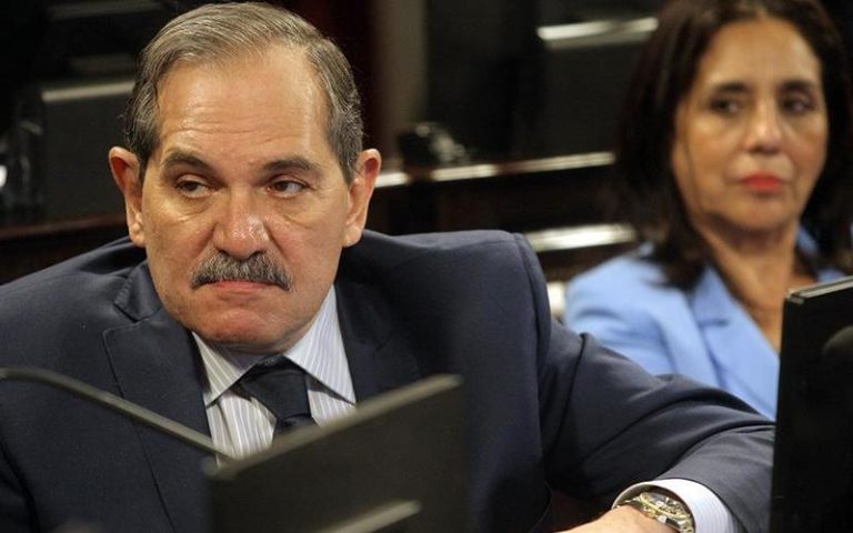 #AbortoLegal: Alperovich indeciso tirando a verde