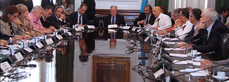 La UBA formalizó la revocación del permiso a la FUBA para la venta de apuntes