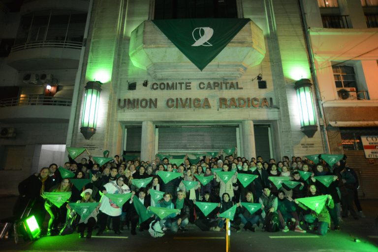 #AbortoLegalYa: La militancia radical le mete presión a las y los senadores de la UCR
